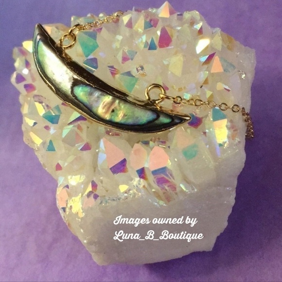 ✨🆕14k Abalone Shell Crescent Pendant Necklace✨ - Picture 7 of 8